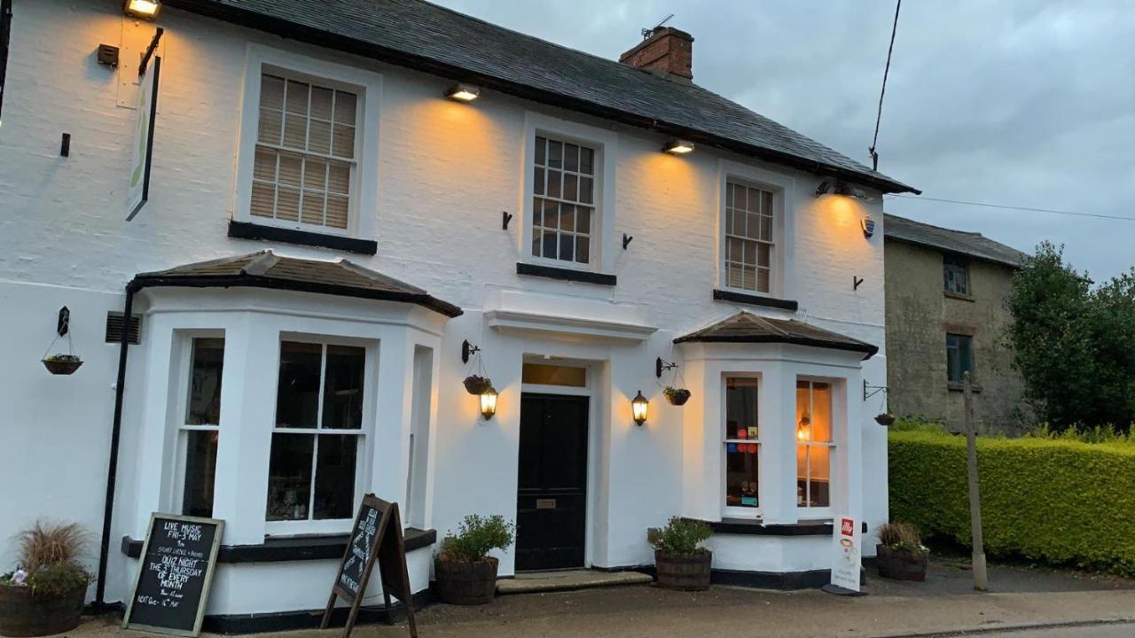 The Fox And Hounds Hotel Whittlebury Exterior photo